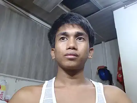 charlie0728 online show from July 9, 2026, 4:39 pm