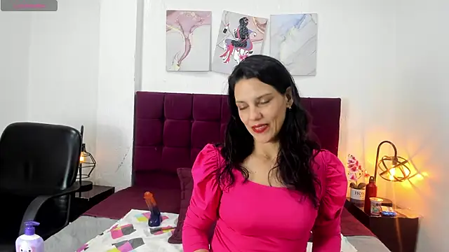 MashaPiink online show from October 4, 2025, 1:12 pm