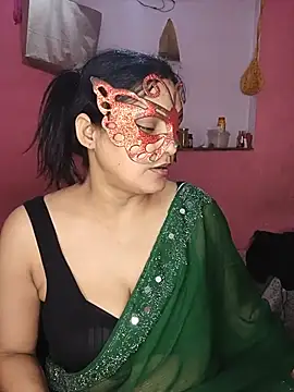Snapshot of MEERAcle chatting on June 17, 2026, 4:56 am MEERAcle online show from June 17, 2026, 4:56 am