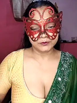 Snapshot of MEERAcle chatting on June 2, 2026, 3:28 am MEERAcle online show from June 2, 2026, 3:28 am