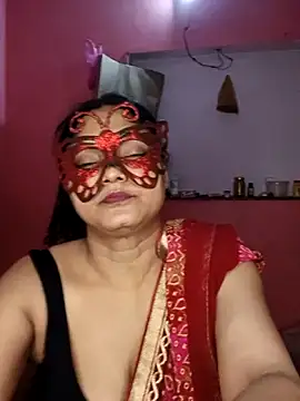 Snapshot of MEERAcle chatting on June 18, 2026, 5:06 am MEERAcle online show from June 18, 2026, 5:06 am