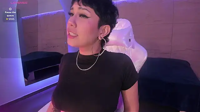 ZahaRose online show from October 13, 2025, 9:05 pm