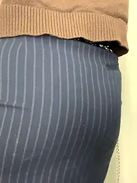 Only April online show from November 17, 2025, 9:46 am