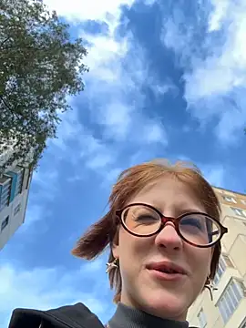 Only April online show from October 3, 2025, 9:11 am