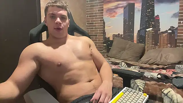 MusclePhantom online show from October 14, 2025, 7:25 pm