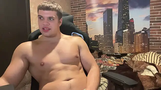 MusclePhantom online show from October 10, 2025, 7:58 pm