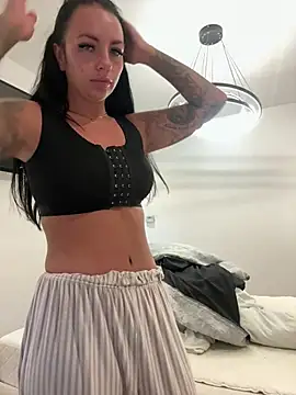 BELLABLACKXUK online show from July 15, 2026, 6:09 am