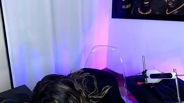 Natasha cam222 online show from October 15, 2025, 7:33 pm