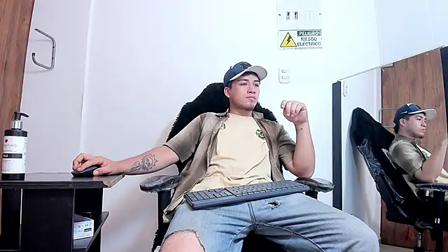 juanmechanic  online show from September 24, 2025, 7:31 pm