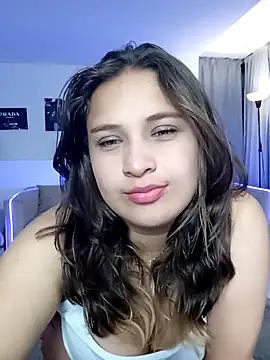 Snapshot of Laureen_se chatting on April 21, 2026, 3:35 am Laureen se online show from April 21, 2026, 3:35 am