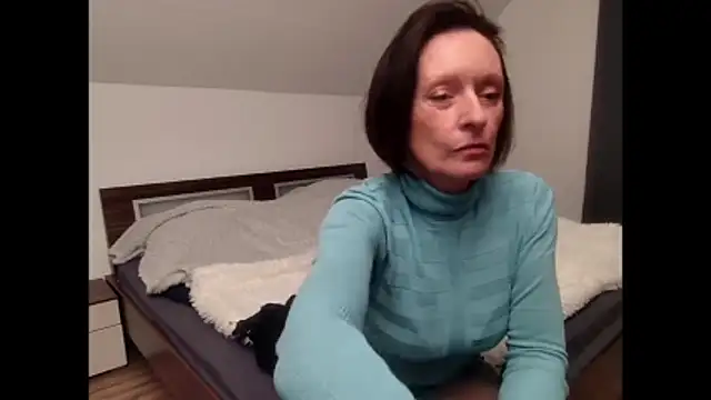 Zora-Enn online show from December 17, 2025, 5:40 pm