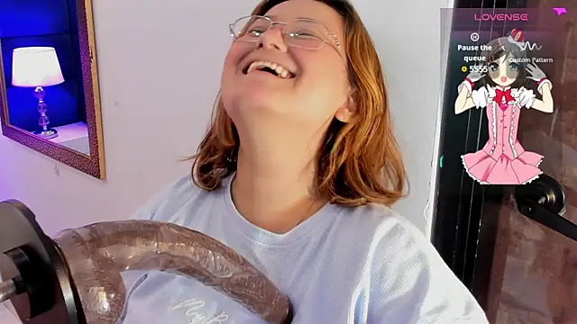 isa grey  online show from September 21, 2025, 3:28 pm