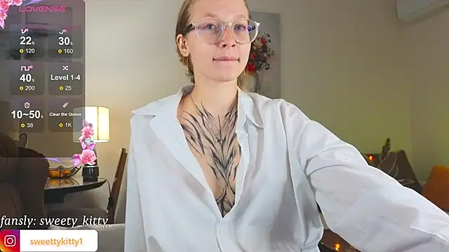 sweettykitty online show from October 8, 2025, 2:29 pm