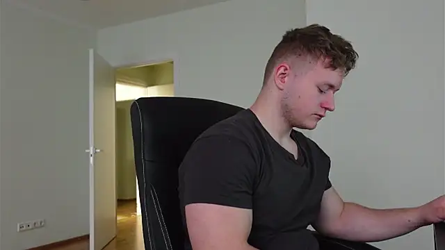 Richard Dullas online show from October 21, 2025, 6:35 am