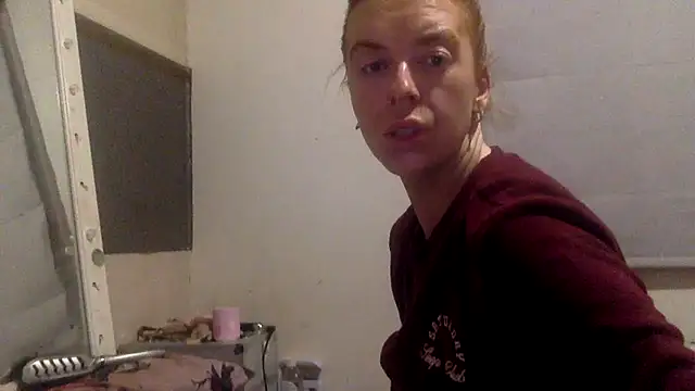 Snapshot of Bellababexox chatting on June 6, 2026, 12:27 am Bellababexox online show from June 6, 2026, 12:27 am