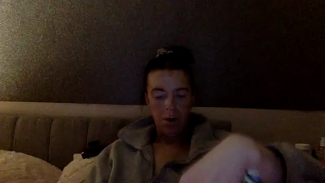 Bellababexox online show from July 17, 2026, 3:37 am
