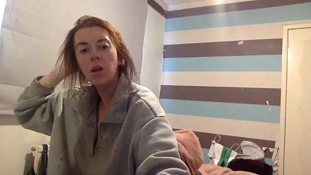 Snapshot of Bellababexox chatting on June 20, 2026, 3:28 pm Bellababexox online show from June 20, 2026, 3:28 pm