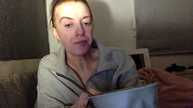 Snapshot of Bellababexox chatting on June 11, 2026, 2:53 am Bellababexox online show from June 11, 2026, 2:53 am