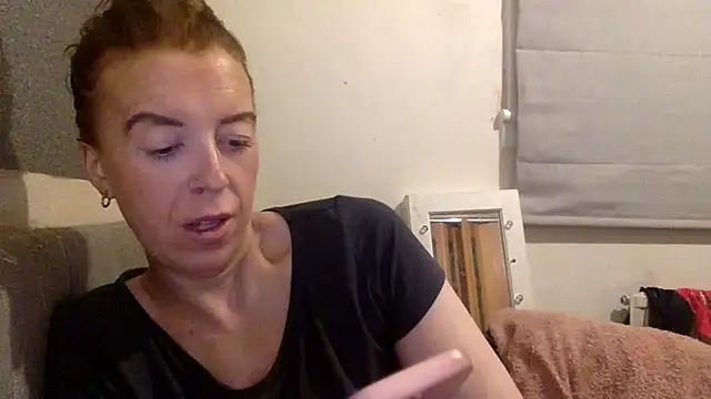 Bellababexox online show from May 3, 2026, 4:28 am