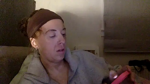 Snapshot of Bellababexox chatting on June 14, 2026, 2:24 am Bellababexox online show from June 14, 2026, 2:24 am