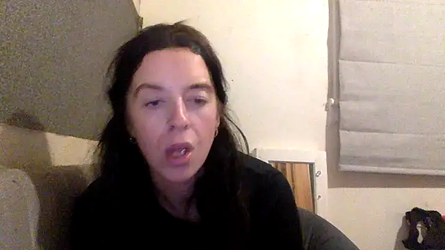 Bellababexox online show from May 1, 2026, 1:10 am