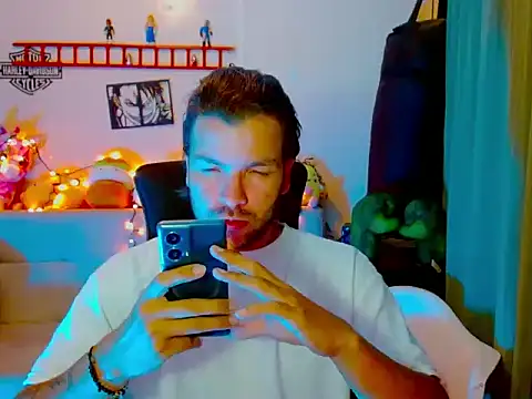 cortelioni massimo  online show from March 8, 2026, 1:11 am