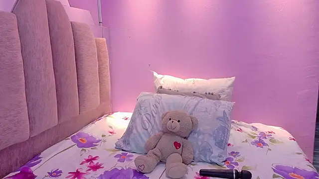 AndreaSweet2 online show from July 25, 2026, 8:26 pm