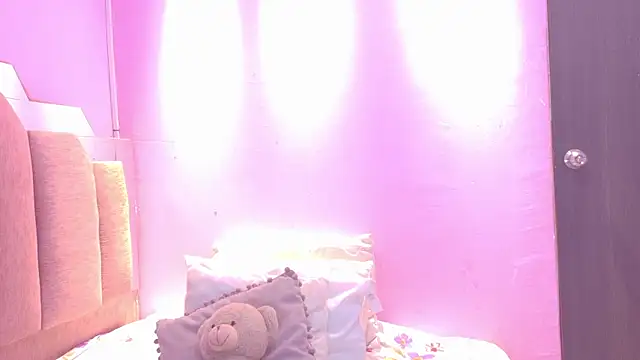 AndreaSweet2 online show from July 21, 2026, 7:37 pm