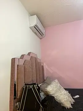 AndreaSweet2 online show from August 6, 2026, 7:53 pm