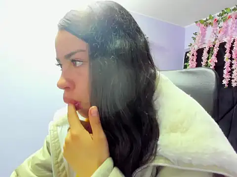 Snapshot of Nanis_James chatting on February 18, 2026, 2:31 am Nanis James online show from February 18, 2026, 2:31 am