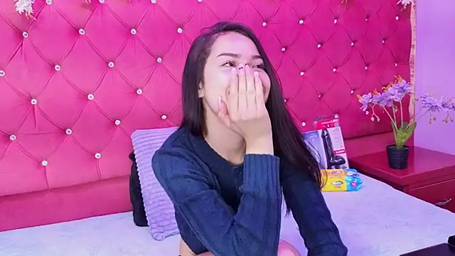 Snapshot of Nanis_James chatting on January 10, 2026, 3:35 am Nanis James online show from January 10, 2026, 3:35 am