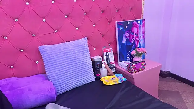 Snapshot of Nanis_James chatting on October 5, 2025, 2:57 am Nanis James online show from October 5, 2025, 2:57 am