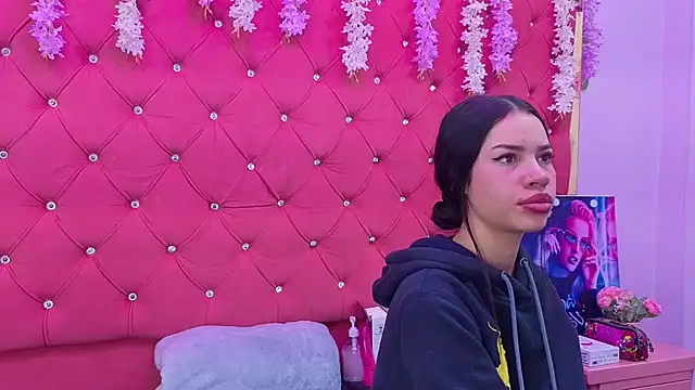 Snapshot of Nanis_James chatting on November 8, 2025, 3:10 am Nanis James online show from November 8, 2025, 3:10 am