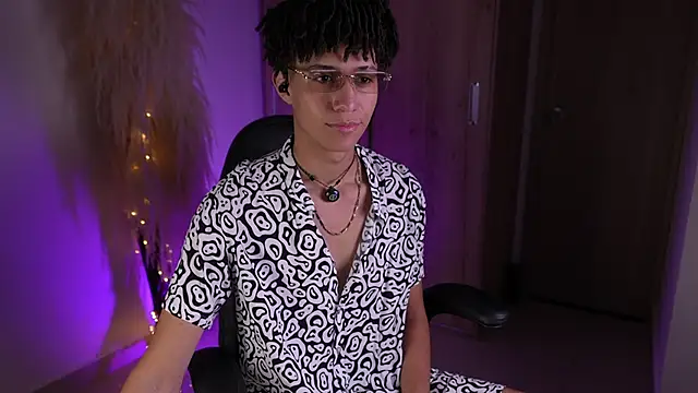 Afro god  online show from May 31, 2026, 3:01 am