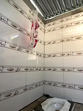 Huong-Ly online show from November 28, 2025, 1:39 am