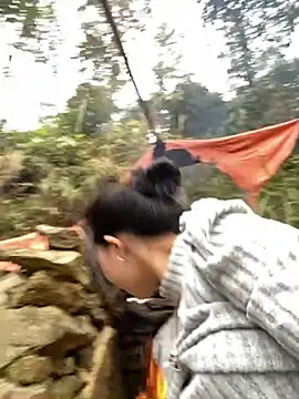 Huong-Ly online show from October 31, 2025, 6:54 am