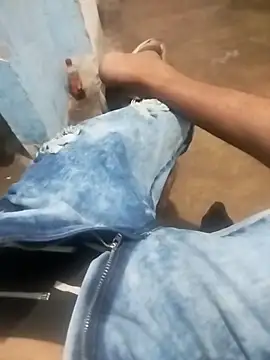 Snapshot of Dg121ab chatting on February 4, 2026, 1:33 am Dg121ab online show from February 4, 2026, 1:33 am