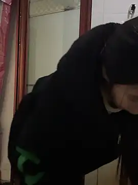 crhong666 online show from December 17, 2025, 12:37 am