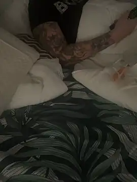 LesAmantsAE2 online show from February 4, 2026, 7:58 am