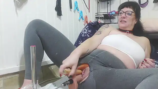 honey47 online show from November 1, 2025, 11:59 am