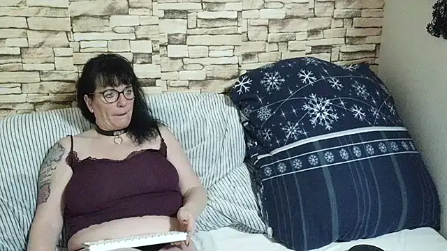 Snapshot of honey47 chatting on February 9, 2026, 7:56 pm honey47 online show from February 9, 2026, 7:56 pm