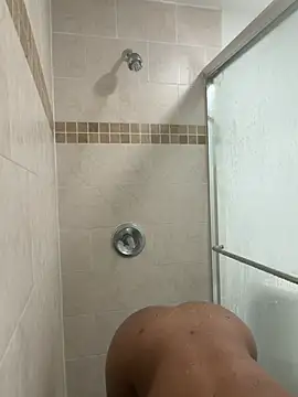 LuckyKhloe online show from May 4, 2026, 10:23 pm