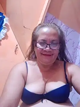 vickyhot1966 online show from June 17, 2026, 7:57 pm