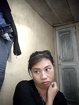 Snapshot of Dung-Thao19 chatting on November 10, 2025, 1:05 pm Dung-Thao19 online show from November 10, 2025, 1:05 pm