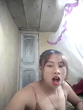 Snapshot of Dung-Thao19 chatting on October 12, 2025, 1:34 pm Dung-Thao19 online show from October 12, 2025, 1:34 pm