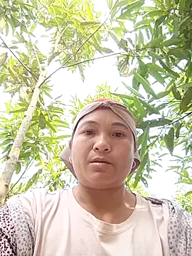 Love-Mama33 online show from December 2, 2025, 2:34 am