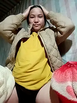 Snapshot of Love-Mama33 chatting on February 8, 2026, 11:24 pm Love-Mama33 online show from February 8, 2026, 11:24 pm