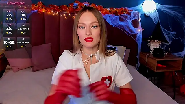 EvelynPoole online show from November 1, 2025, 1:34 am