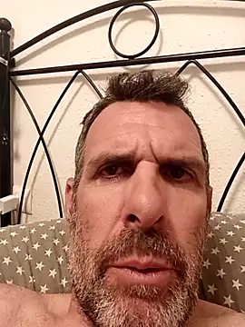 gigolobcn online show from April 24, 2026, 2:57 am