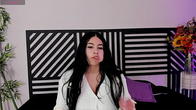 Emma  clark  online show from October 5, 2025, 2:52 pm